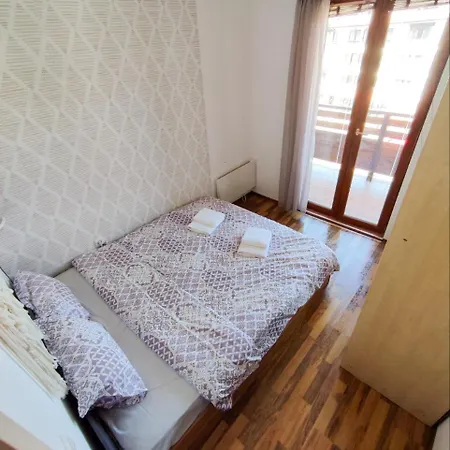 Pirin Heights 200m From Road Апартаменты