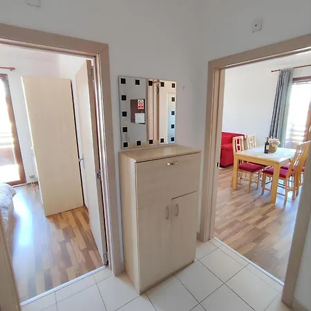 Pirin Heights 200m From Road Apartment
