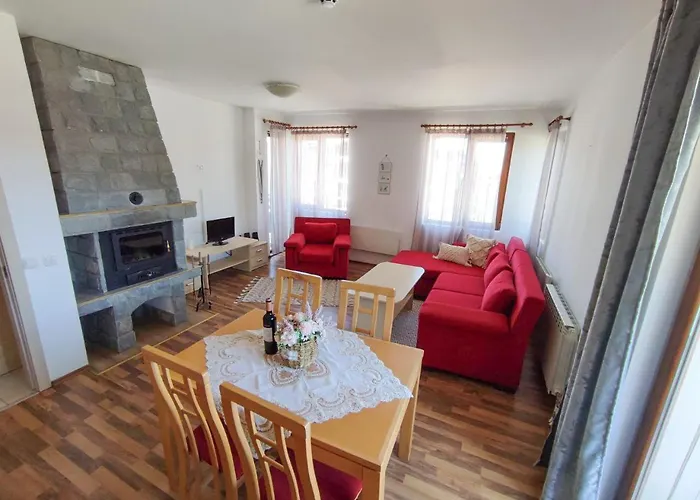 Pirin Heights 200m From Road 公寓